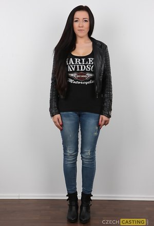 Czech Casting  pleased to share with you xxx picture gallery with Kristyna demonstrating hot shape