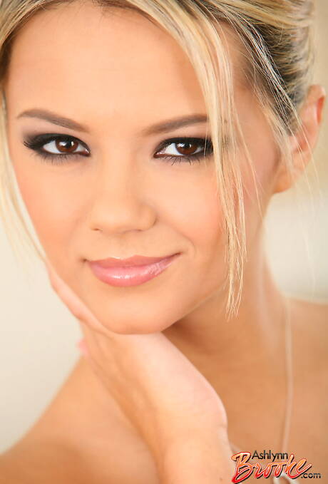 Ashlynn Brooke invite you to explore a free pictures with Ashlynn Brooke in hot sex scene